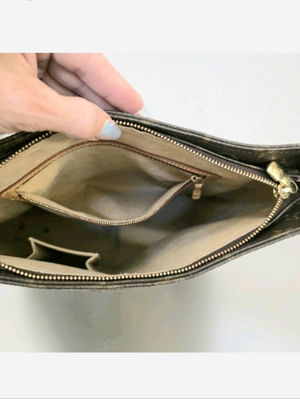 Louis Vuitton Brown Tan Monogram Canvas Looping Shoulder Bag - Picture 10 of 15